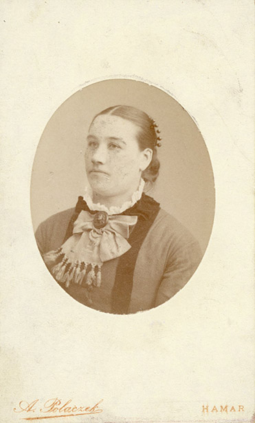 Gammelt foto av en kvinne